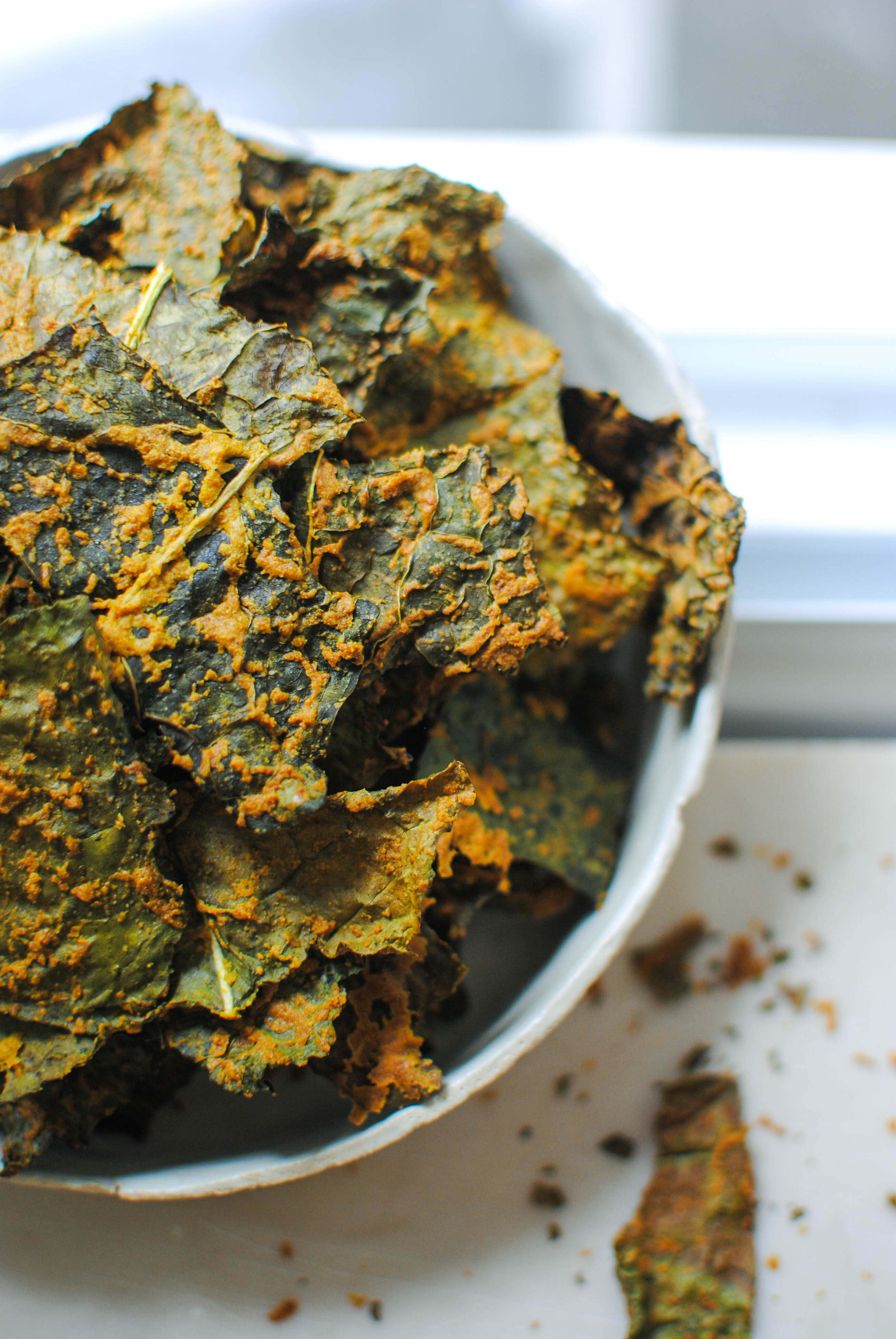 curry kale chips | please consider | joana limao