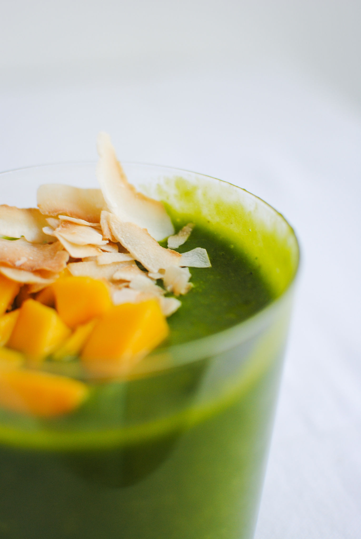 green vegan mango lassi | please consider | joana limao